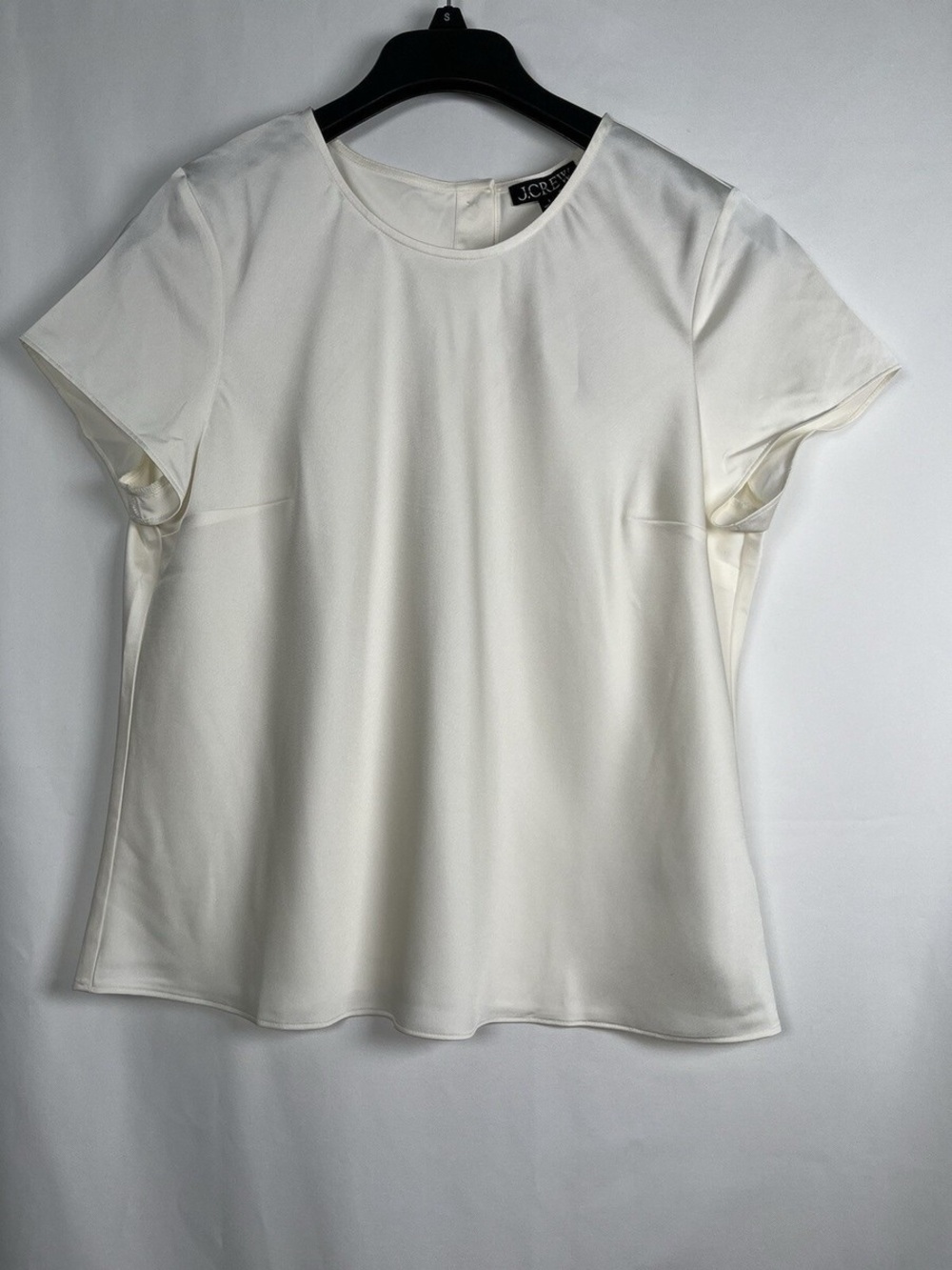 Jcrew Short sleeve button back top in everyday crepe